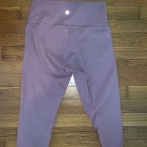 Lululemon Crop HiRise Wunder Under Leggings size 8